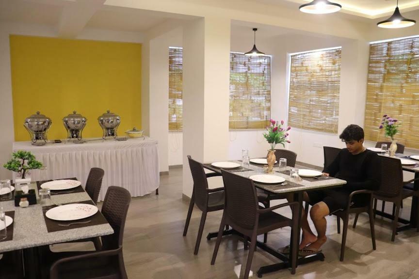 Emerald Vista Luxury Suites Pune Bagian luar foto