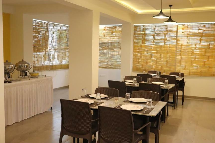 Emerald Vista Luxury Suites Pune Bagian luar foto