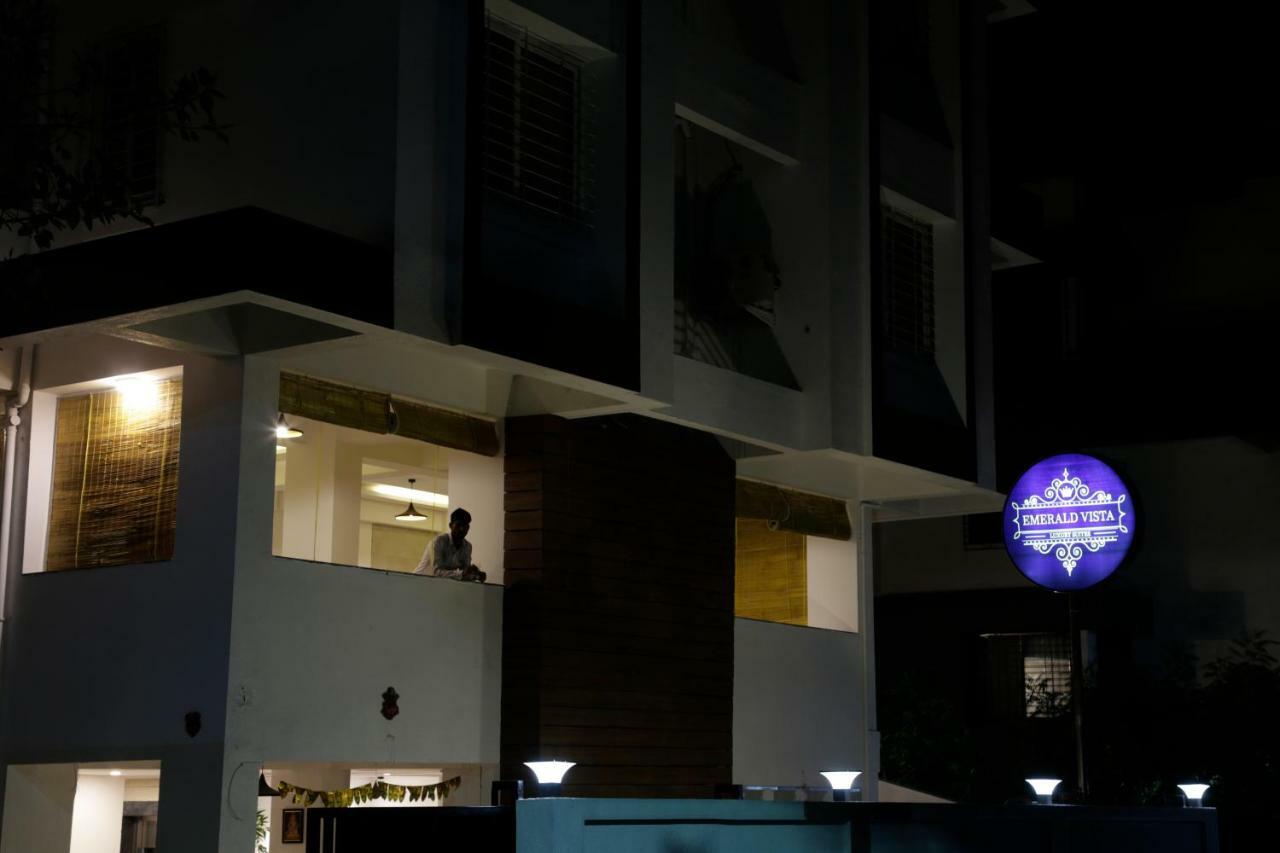 Emerald Vista Luxury Suites Pune Bagian luar foto