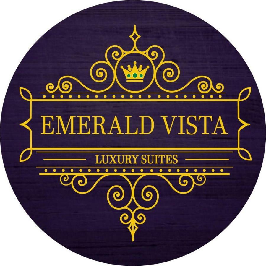 Emerald Vista Luxury Suites Pune Bagian luar foto