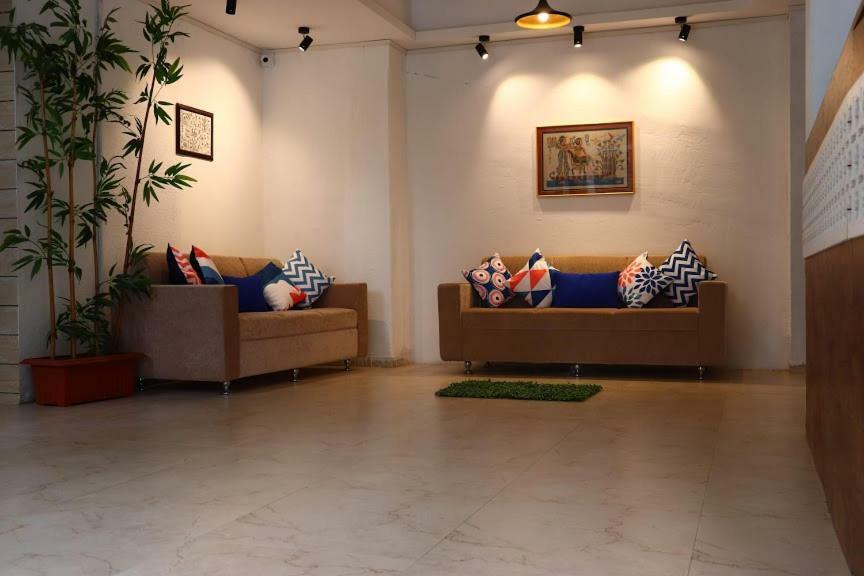 Emerald Vista Luxury Suites Pune Bagian luar foto