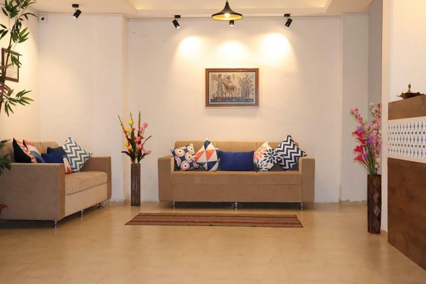 Emerald Vista Luxury Suites Pune Bagian luar foto