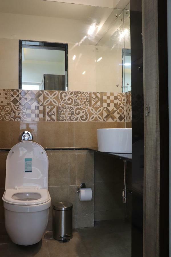 Emerald Vista Luxury Suites Pune Bagian luar foto