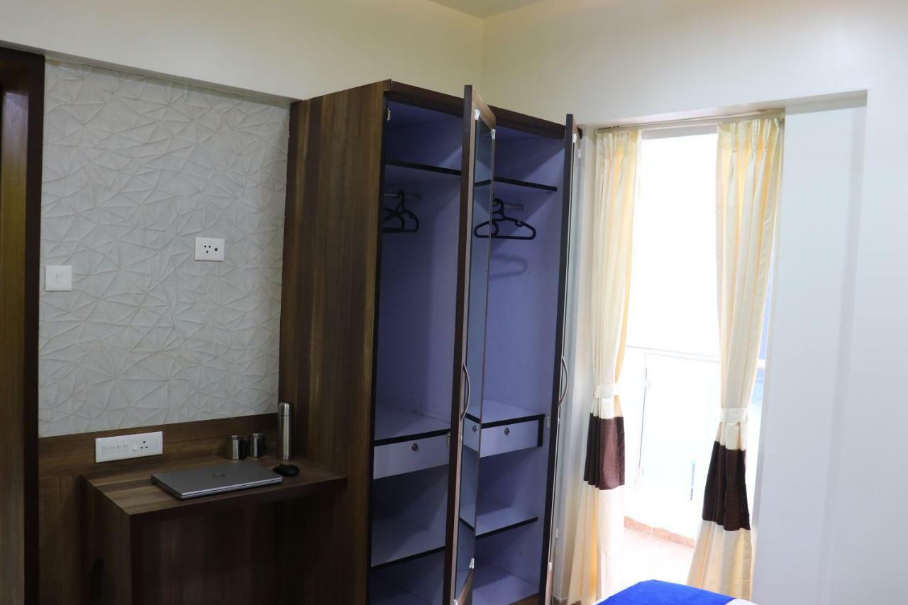 Emerald Vista Luxury Suites Pune Bagian luar foto