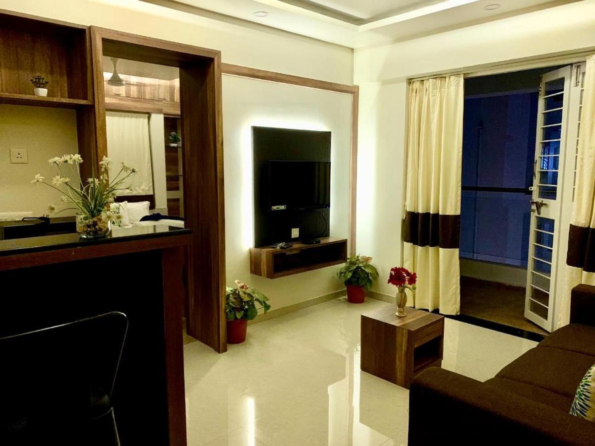 Emerald Vista Luxury Suites Pune Bagian luar foto